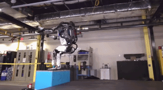 仿生機器人后空翻